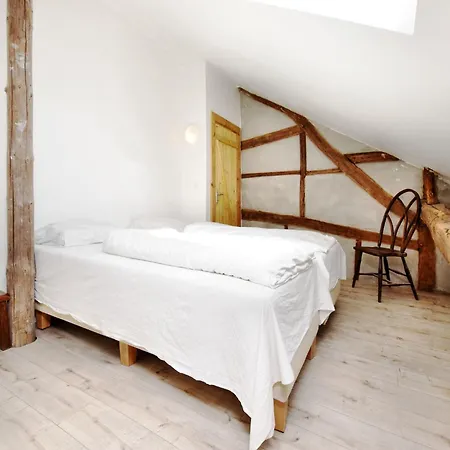 Modern In With Terrace *