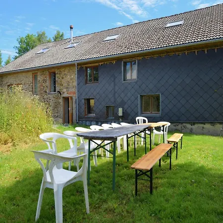 Modern In With Terrace *