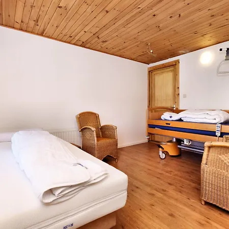 Modern In With Terrace * Meyerode