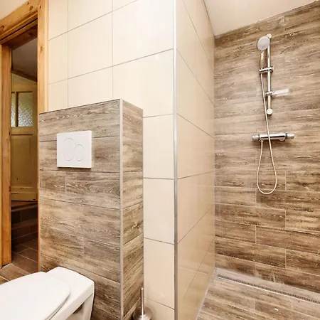 Modern In With Terrace * Meyerode