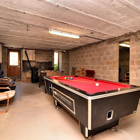 Modern In With Terrace Meyerode