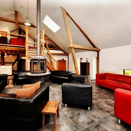 Дом отдыха Modern In With Terrace Meyerode