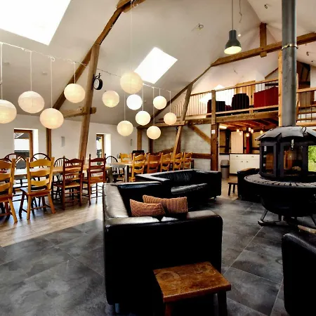 Modern In With Terrace *
