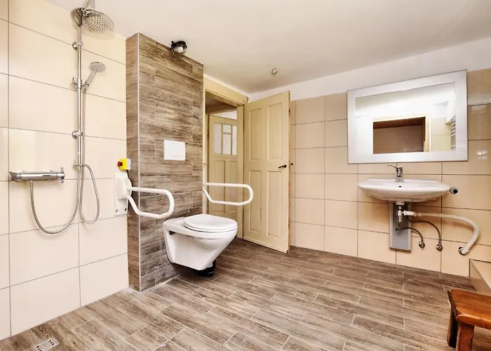 Modern In With Terrace Meyerode