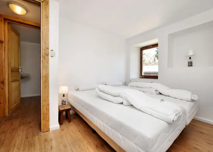 Modern In With Terrace * Meyerode