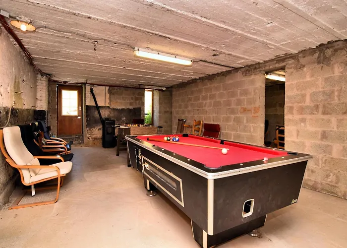 Modern In With Terrace Meyerode